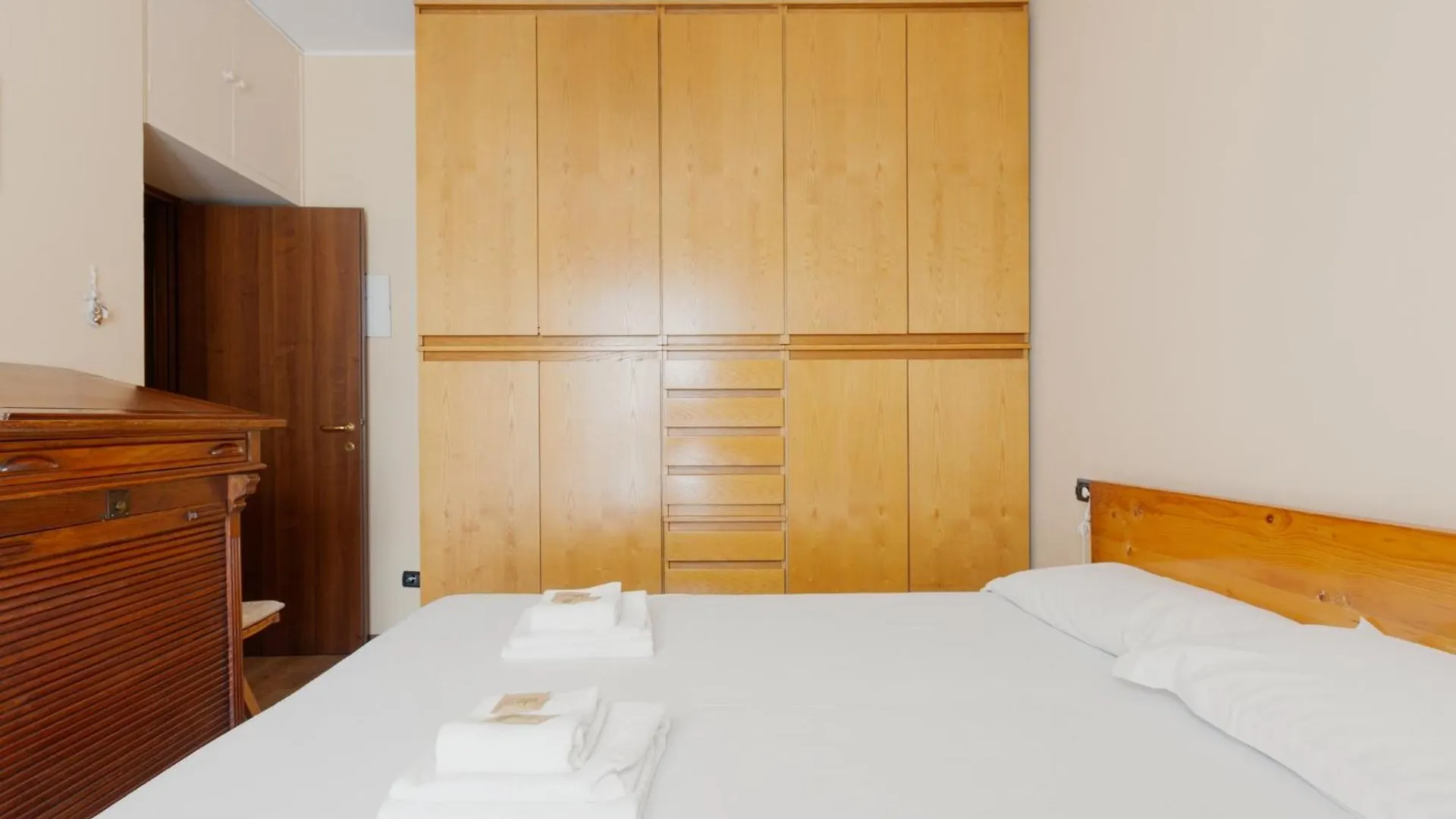 Bande Nere M1 Comfy Apt With Balcony 米兰