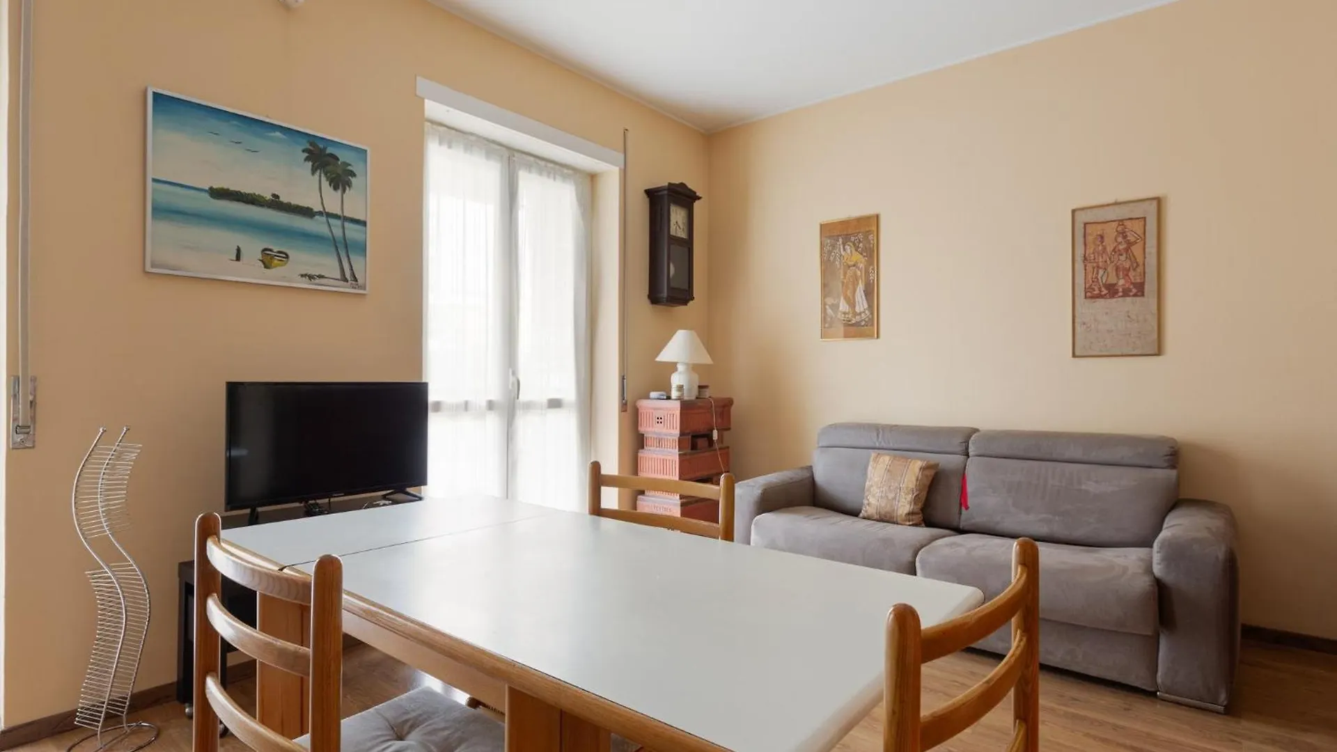 Bande Nere M1 Comfy Apt With Balcony Mediolan Włochy