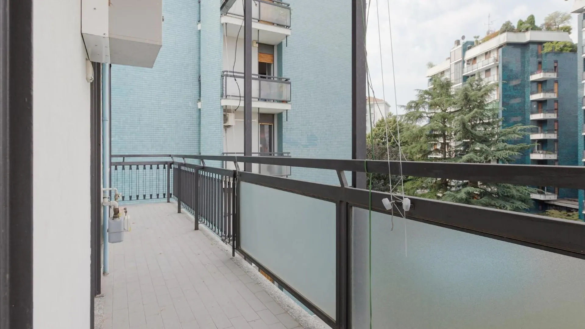 Bande Nere M1 Comfy Apt With Balcony Mediolan 0*,  Włochy