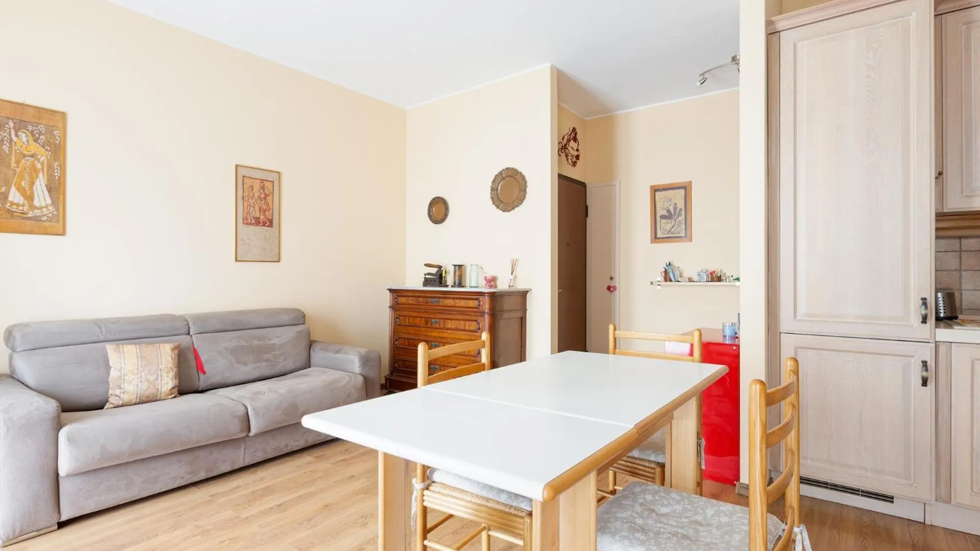 Bande Nere M1 Comfy Apt With Balcony Mediolan Apartament