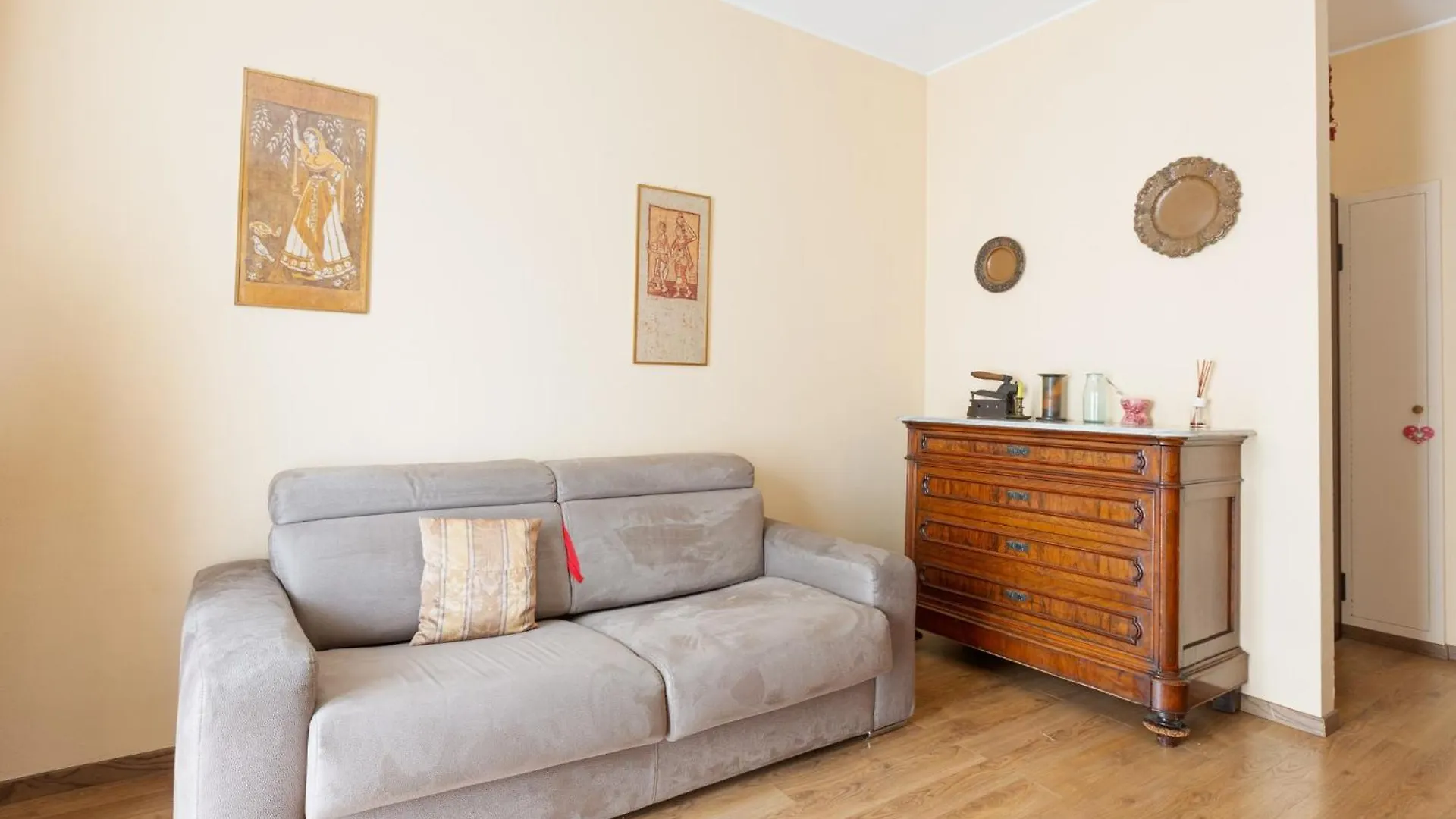 Bande Nere M1 Comfy Apt With Balcony Mediolan